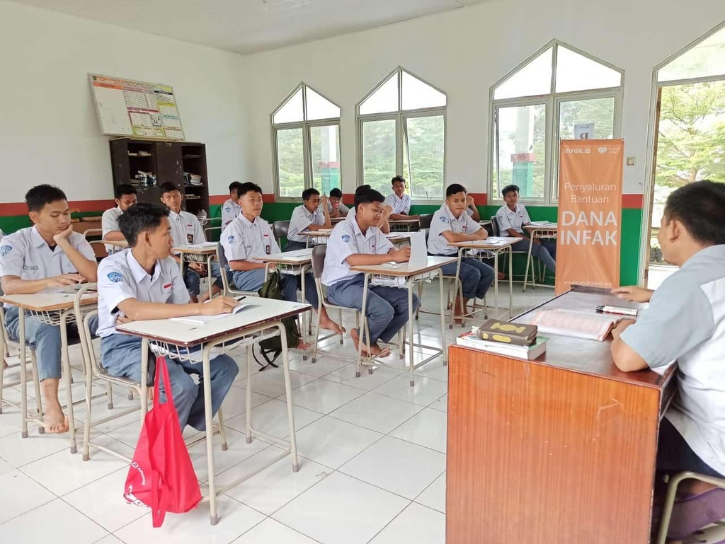 SMK Rizki Ashari Tingkatkan Prestasi Akademik Siswa